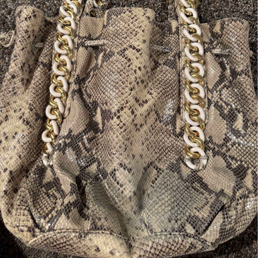 Michael Kors’s tote - Picture 8 of 12